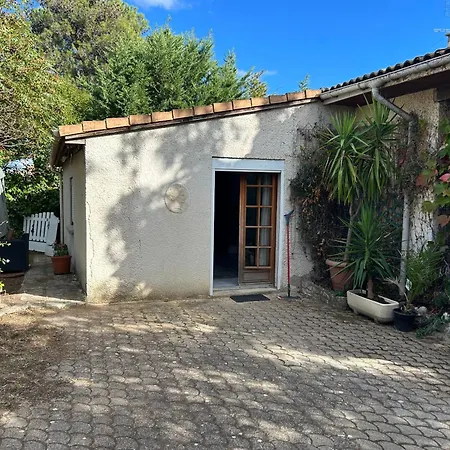 Cosy House アパート